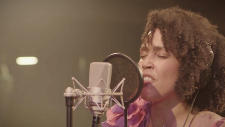 Contacta con nosotros